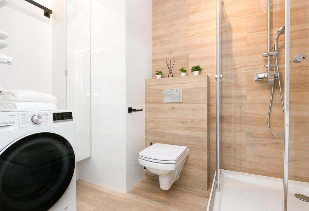 Apartament Black Zajezdnia Wrzeszcz Lejlighed Gdańsk Eksteriør billede