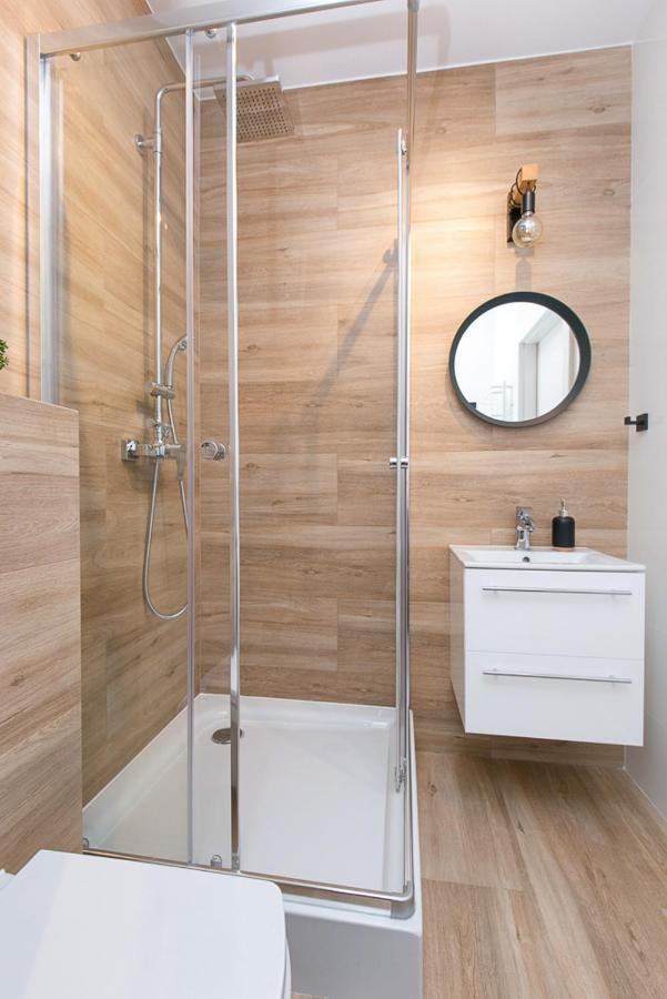 Apartament Black Zajezdnia Wrzeszcz Lejlighed Gdańsk Eksteriør billede
